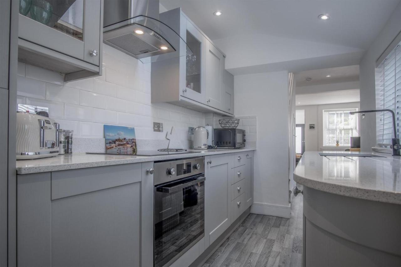 Hawtree Cottage - 2 Bedroom Cottage - Tenby Exterior foto